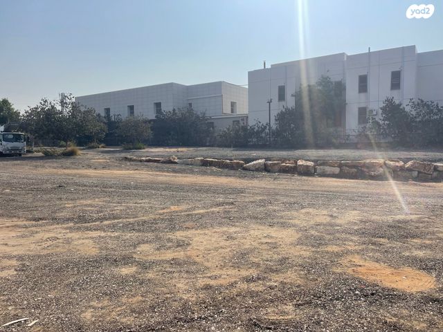 מגרשים, משה סנה, שאר העיר, רמת השרון