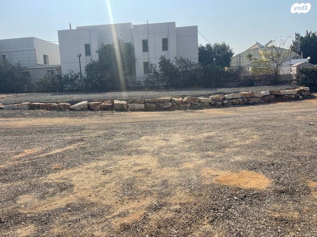 מגרשים, משה סנה, שאר העיר, רמת השרון