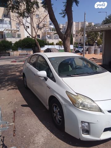 טויוטה פריוס