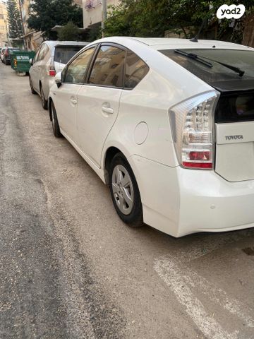 טויוטה פריוס