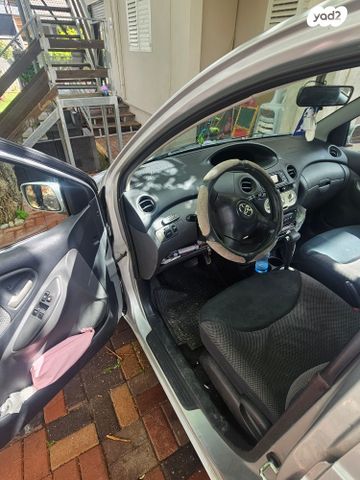 טויוטה יאריס