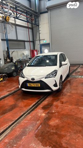 טויוטה יאריס