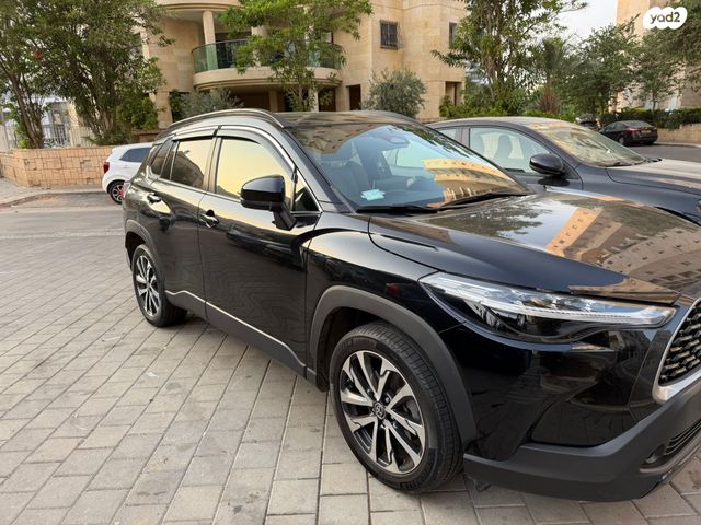 מודעת רכב טויוטה קורולה קרוס