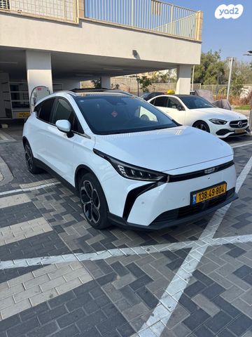 מודעת רכב ג׳ילי Geometry C