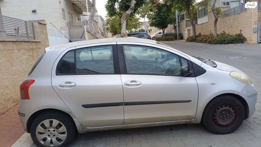 טויוטה יאריס