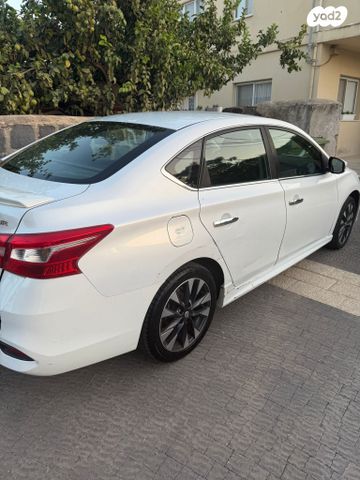 ניסאן סנטרה