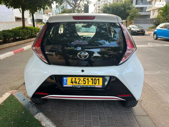 טויוטה אייגו