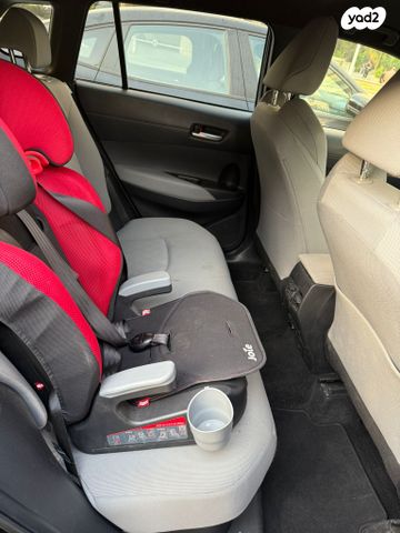 טויוטה קורולה קרוס