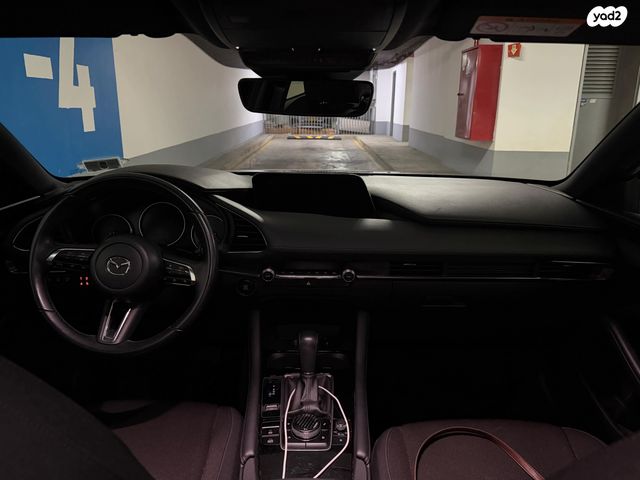 מודעת רכב מאזדה 3