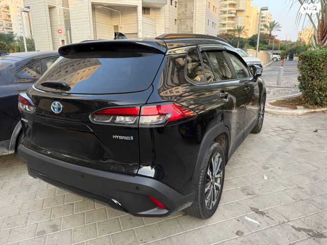 טויוטה קורולה קרוס