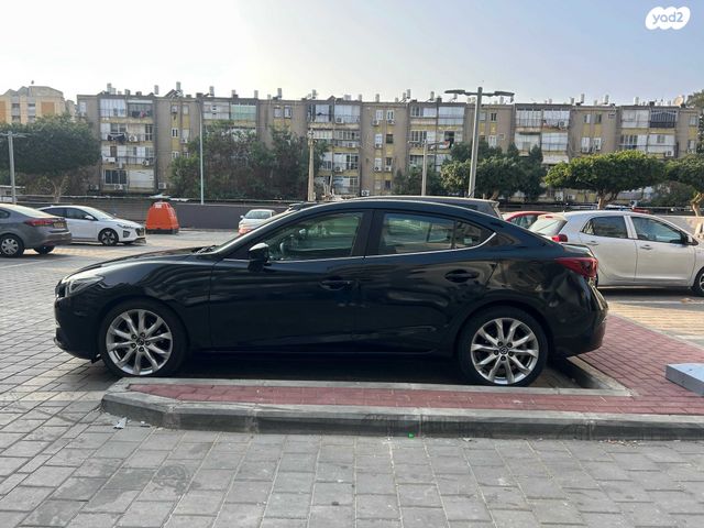 מאזדה 3