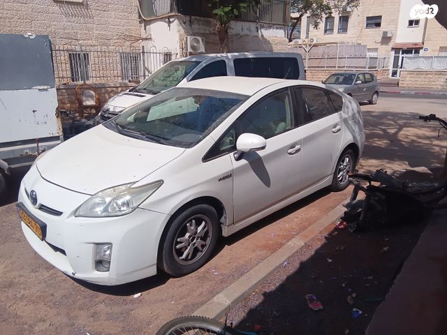 טויוטה פריוס