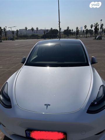 מודעת רכב טסלה מודל Y