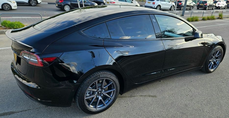 מודעת רכב טסלה מודל 3