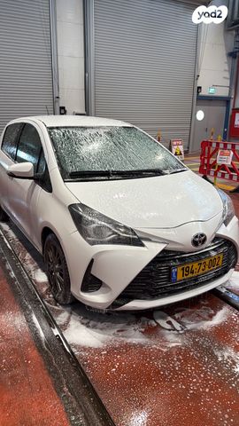 טויוטה יאריס