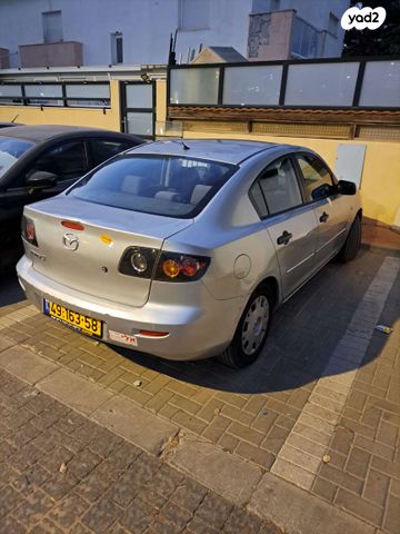 מודעת רכב מאזדה 3