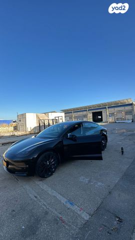מודעת רכב טסלה מודל 3