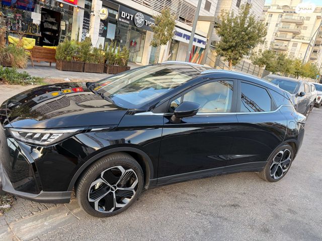 ג׳ילי Geometry C