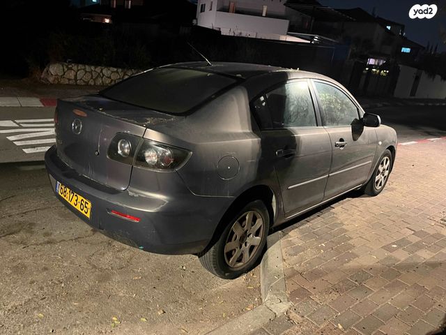 מודעת רכב מאזדה 3