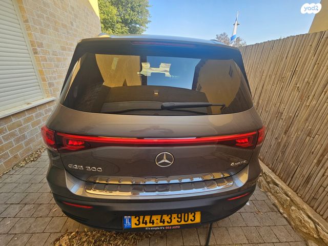 מרצדס-בנץ EQB