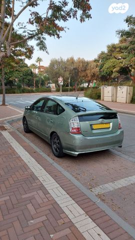 טויוטה פריוס