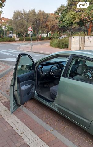 טויוטה פריוס