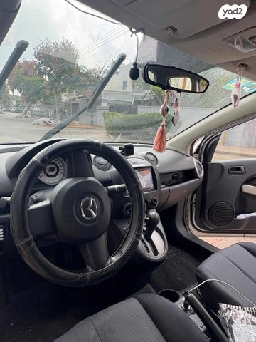 מודעת רכב מאזדה 2