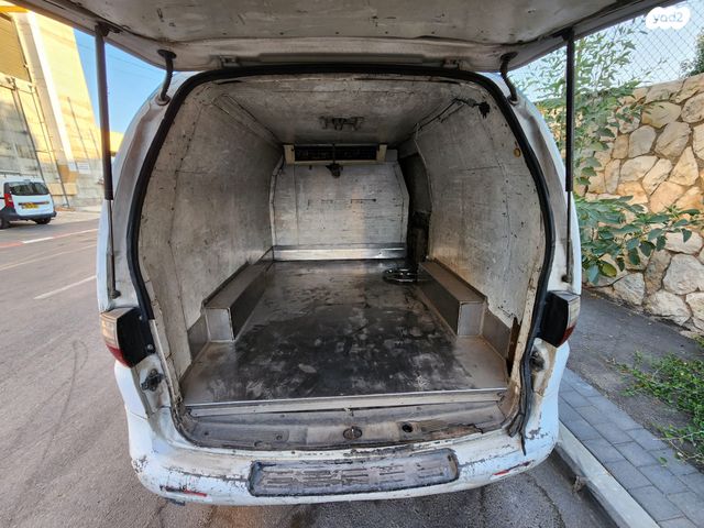 יונדאי H-1 / i800