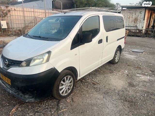 ניסאן NV200
