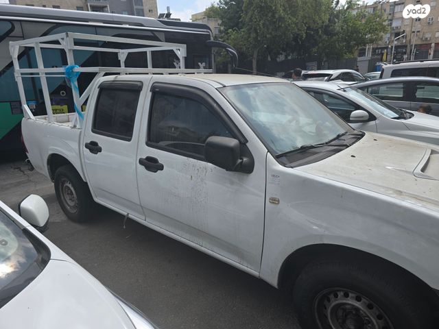 איסוזו די-מקס