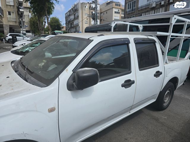 מודעת רכב איסוזו די-מקס