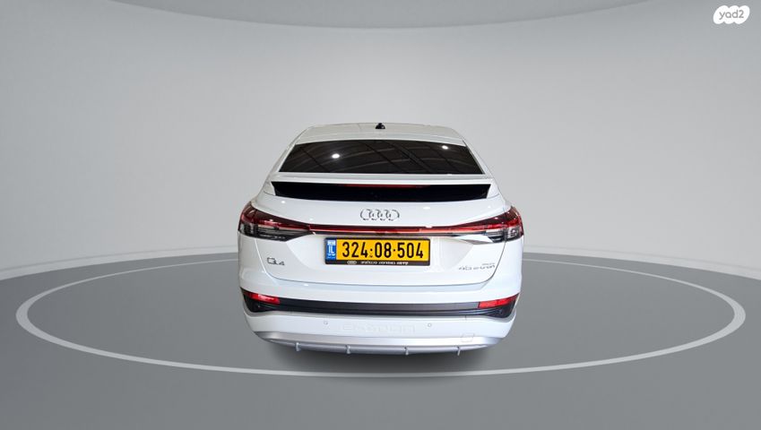 מודעת רכב אאודי Q4 e-tron