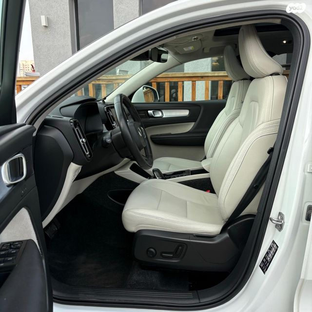 וולוו XC40