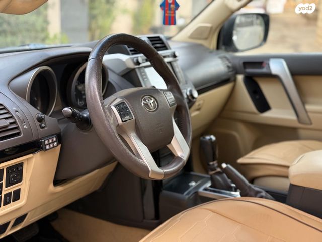 טויוטה לנד קרוזר