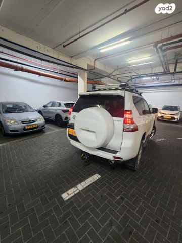 טויוטה לנד קרוזר