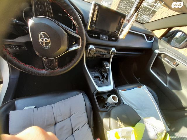 טויוטה RAV4