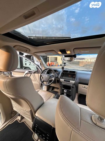 טויוטה לנד קרוזר