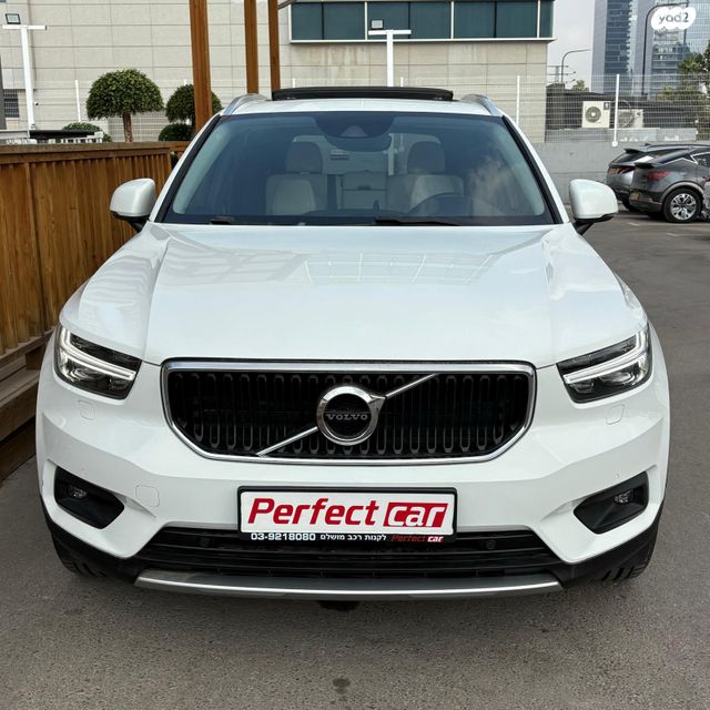 וולוו XC40