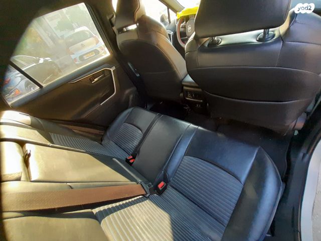 מודעת רכב טויוטה RAV4