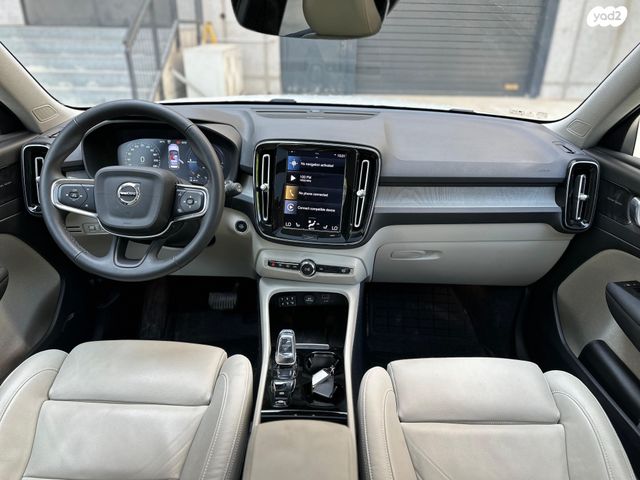 וולוו XC40