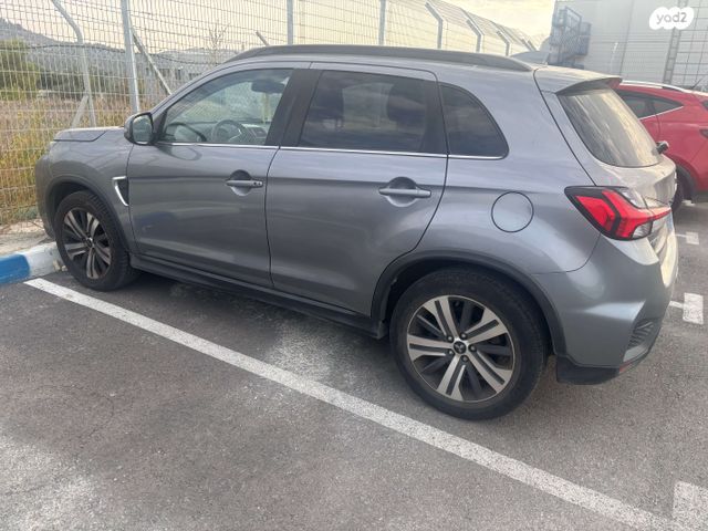 מודעת רכב מיצובישי ASX