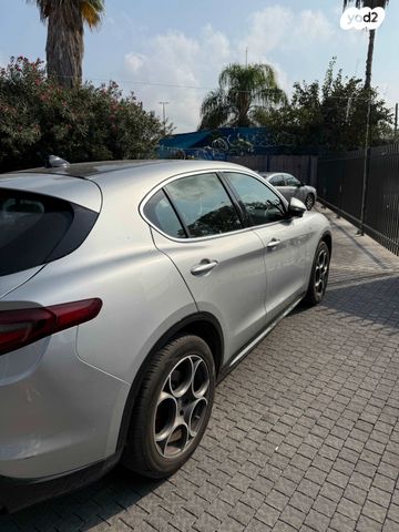 אלפא רומיאו סטלביו