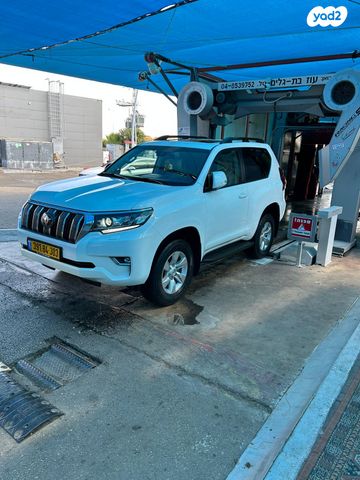 טויוטה לנד קרוזר