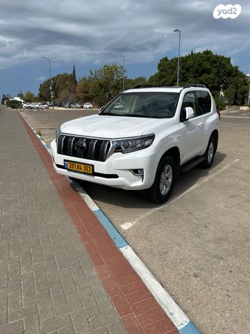 טויוטה לנד קרוזר