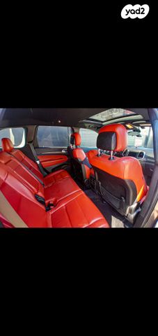 מודעת רכב ג'יפ גרנד צ'ירוקי