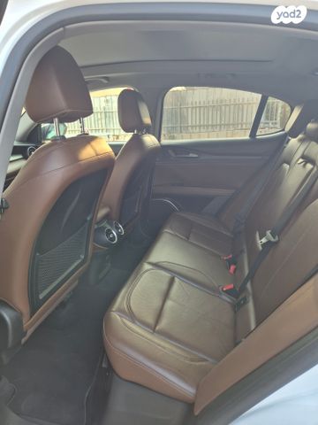 אלפא רומיאו סטלביו