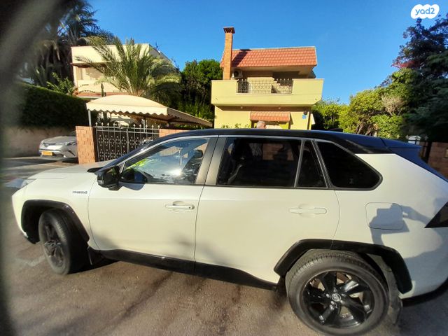 טויוטה RAV4