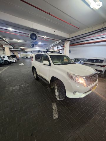 טויוטה לנד קרוזר