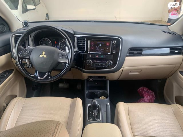 מיצובישי אאוטלנדר