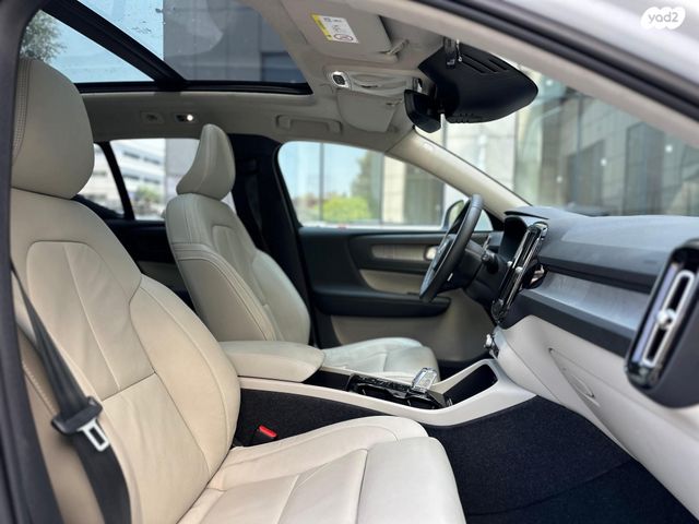 וולוו XC40